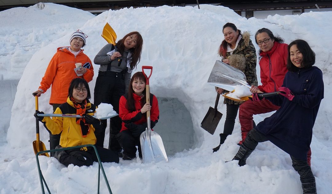 Making KAMAKURA – Japanese snow huts – in SATOYAMA